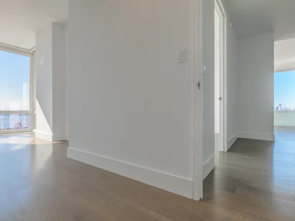 388 Bridge Street image 12 of 20