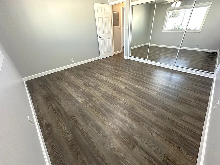 Marquis Apartments — Photo 26