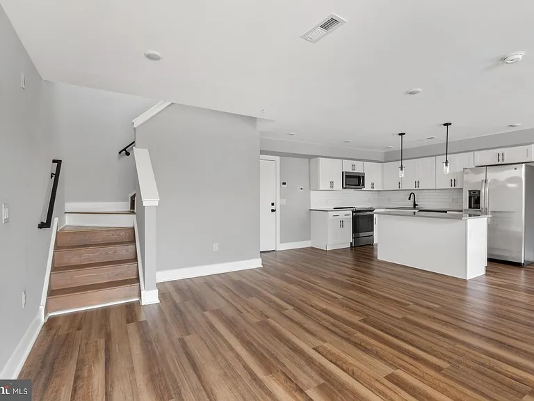3965 Lancaster Ave #302 — Photo 12