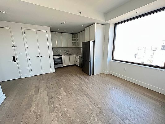2nd image of 635 4th Ave #912