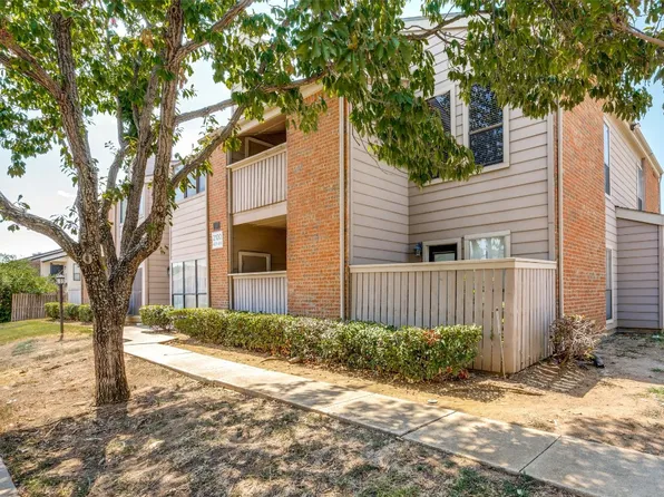 2100 Randy Snow Rd Unit 411, Arlington, TX 76011