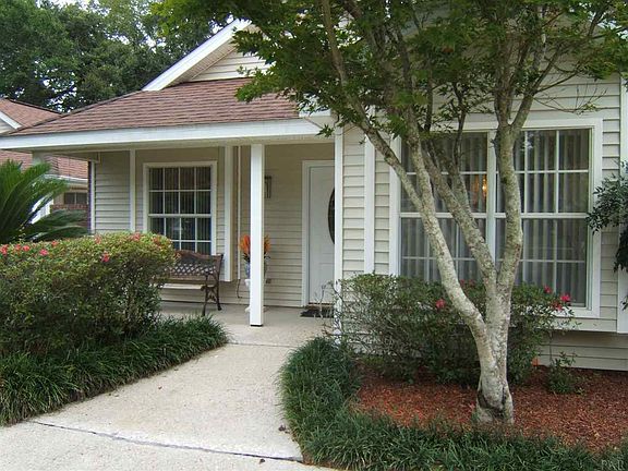 2nd image of 8126 Treetop Ln