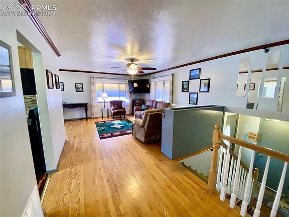 2nd image of 802 Hoorne Ave