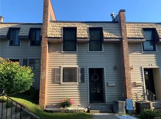 30 Chestnut Rd, New Hartford, NY 13413