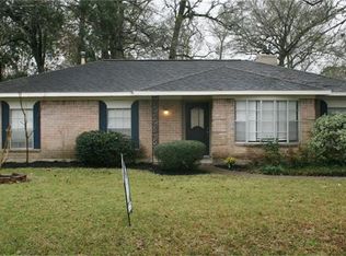 818 Broad Ripple Dr, Huffman, TX 77336