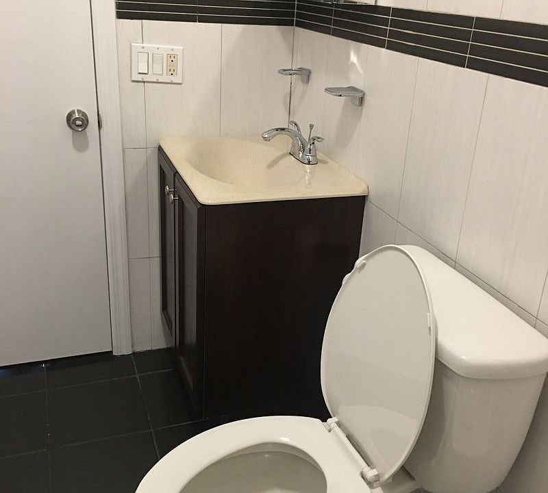 1st image of 1633 Lexington Ave APT 3