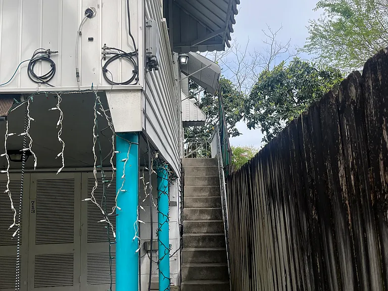 713 Avenue B — Photo 9