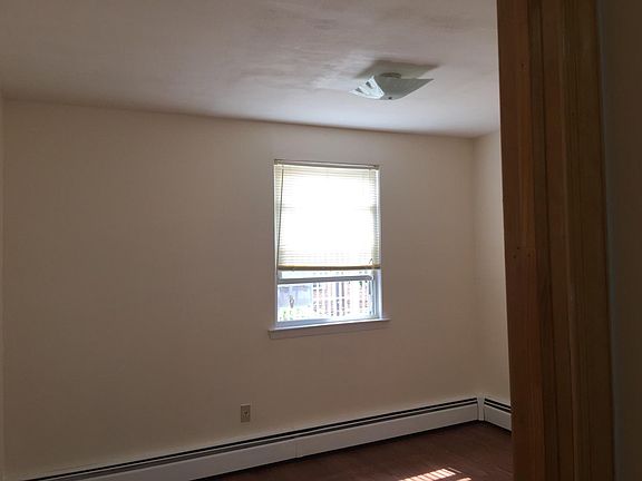 4th image of 57 Bay 32nd St APT 1