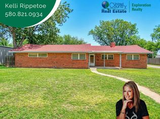406 Spurlin Dr, Sayre, OK 73662