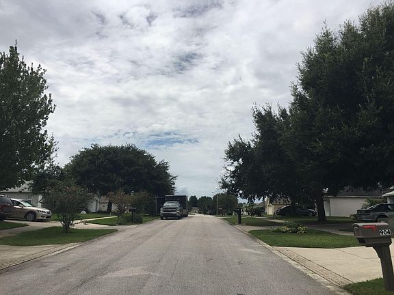 4th image of 940 Marquee Dr