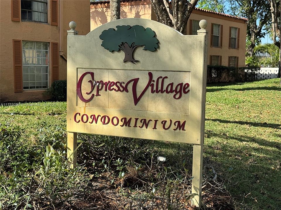 1st image of 7120 Fairway Dr APT L4