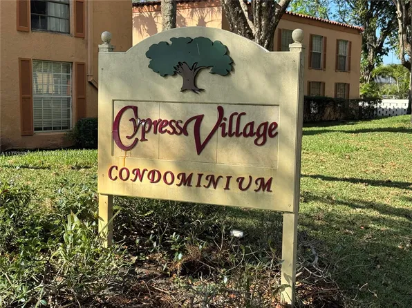 7120 Fairway Dr APT L4, Miami Lakes, FL 33014