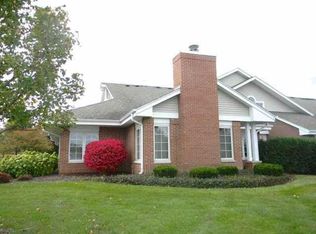8996 Woodbridge Dr #8996, Greendale, WI 53129