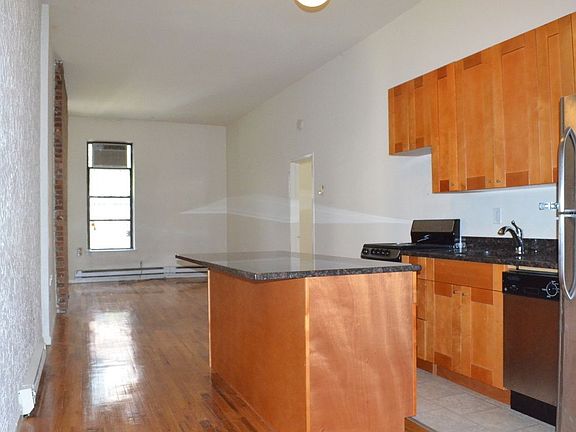 2nd image of 140 Amity St #2