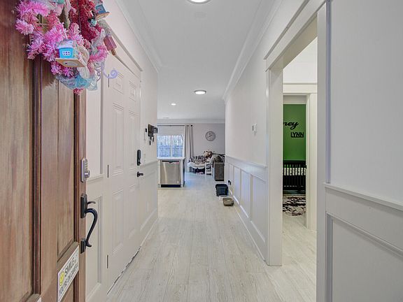 4th image of 119 Bell Dr