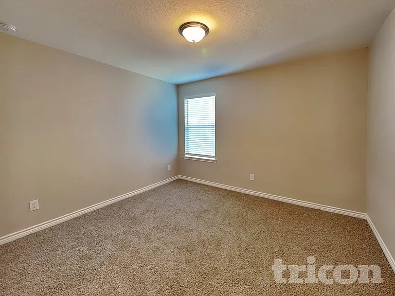 2615 Green Leaf Way — Photo 11