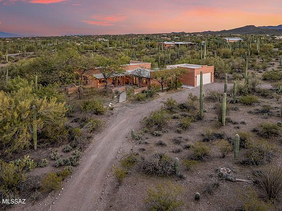 3rd image of 7055 W Ina Rd