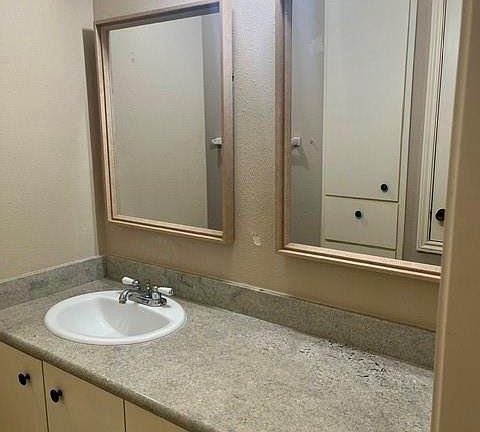 5th image of 5550 N Braeswood Blvd APT 100