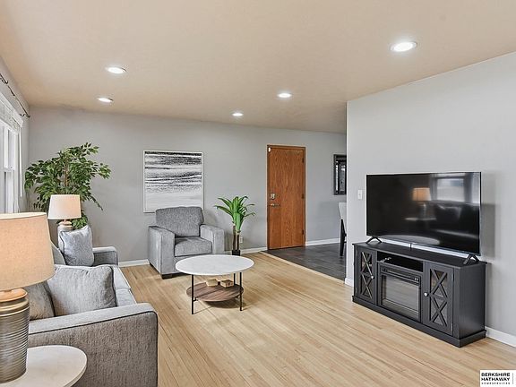 5th image of 2317 S 84th St