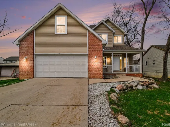 3281 Troy Dr, Troy, MI 48083