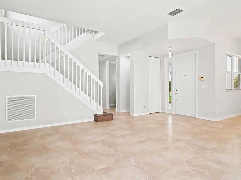 207 Isle Verde Way — Photo 13