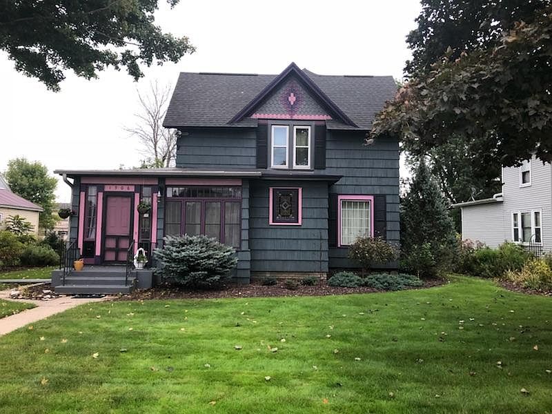 1st image of 1906 Superior Ave