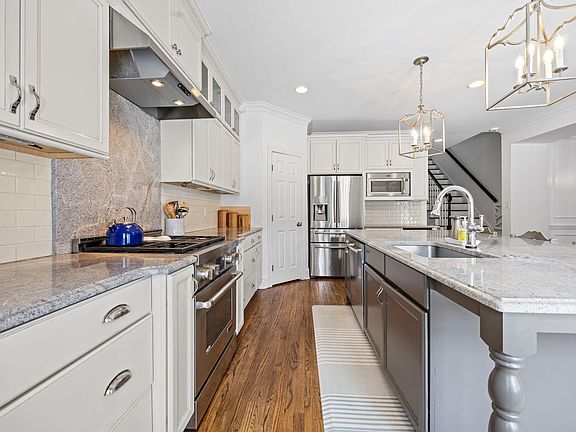 4th image of 3428 Bellevue Rd