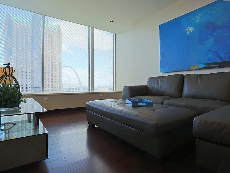 Gallery 720 — Photo 14