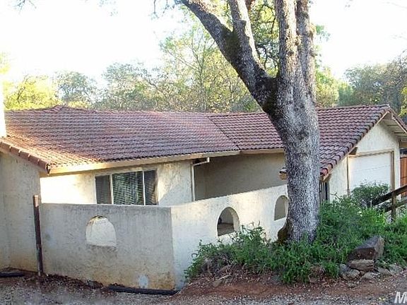 2nd image of 3102 Gateway Dr