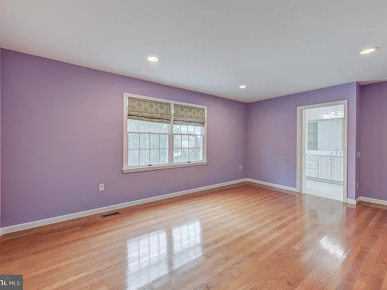 42 Ellsworth Dr — Photo 36