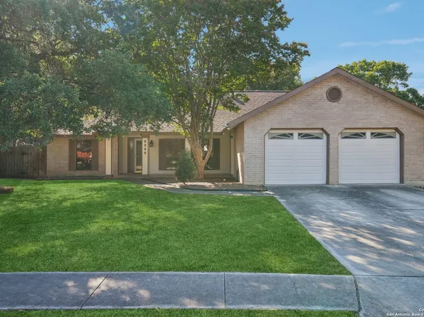 8555 Athenian Dr, Universal City, TX 78148