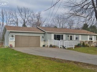 627 Silver Lake Rd, Linden, MI 48451