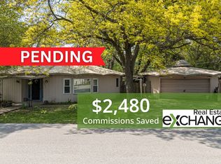 206 3rd St, Hampton, IL 61256