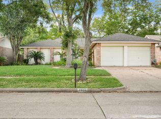 2806 Old Fort Rd, Sugar Land, TX 77479