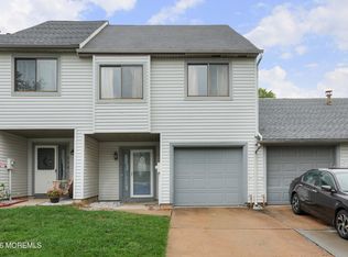 117 Lexington Cir, Matawan, NJ 07747