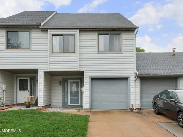 117 Lexington Cir, Matawan, NJ 07747
