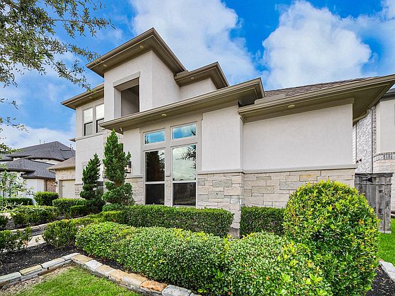 4th image of 10611 Sawmill Park Cir