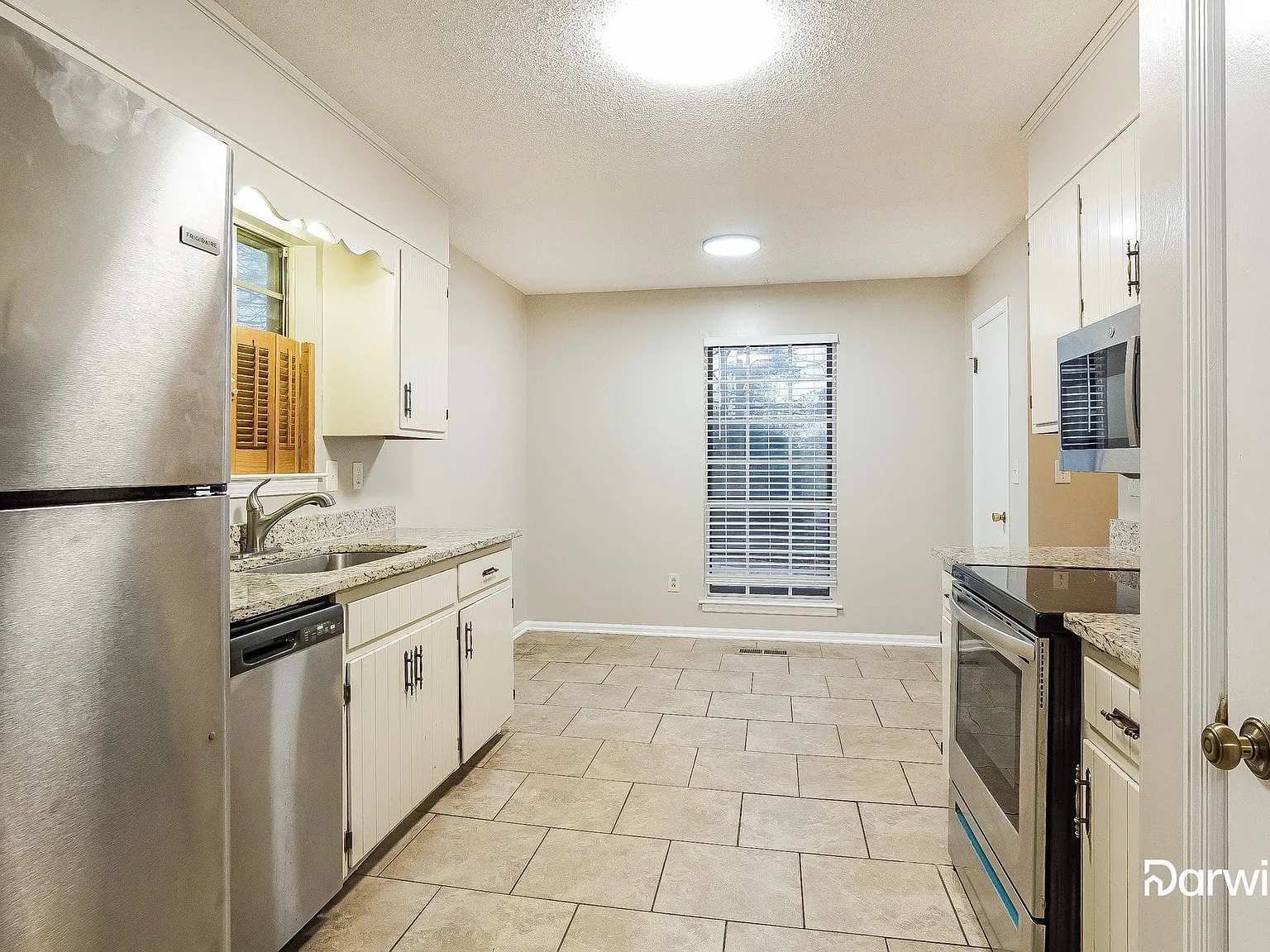 3 bed, 2.0 bath, 1644 sqft, $1,925 — Photo 2