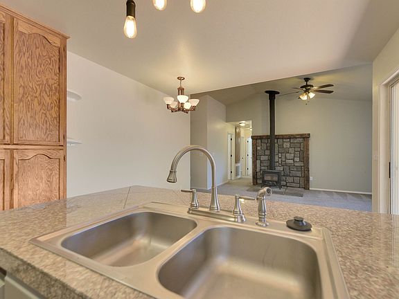 4th image of 3835 Juniper Dr