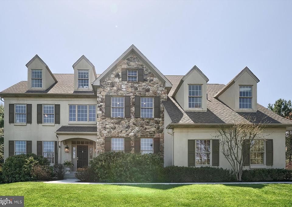 1st image of 39 Ruth Cir