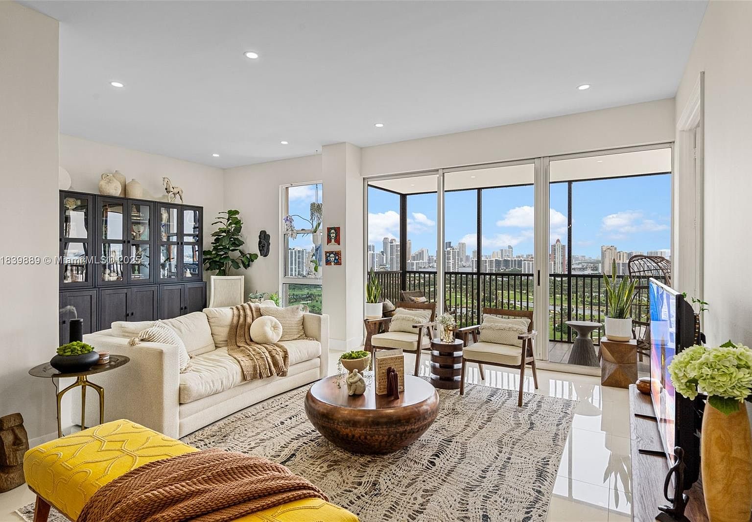 20379 W Country Club Dr #PH38