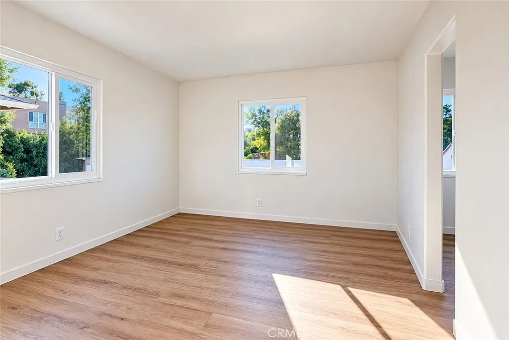 2 bed, 800 sqft, $2,800 — Photo 3