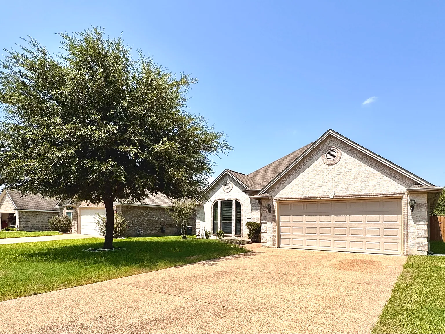 4 bed, 1743 sqft, $2,000 — Photo 1