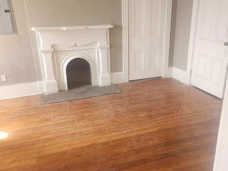 1608 Lowrie Street — Photo 3