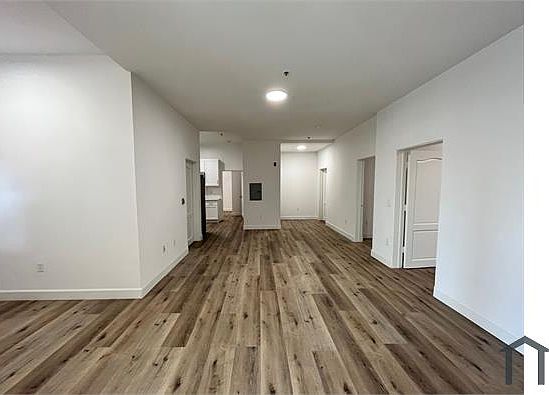 4th image of 2637 S Manhattan Pl APT 1