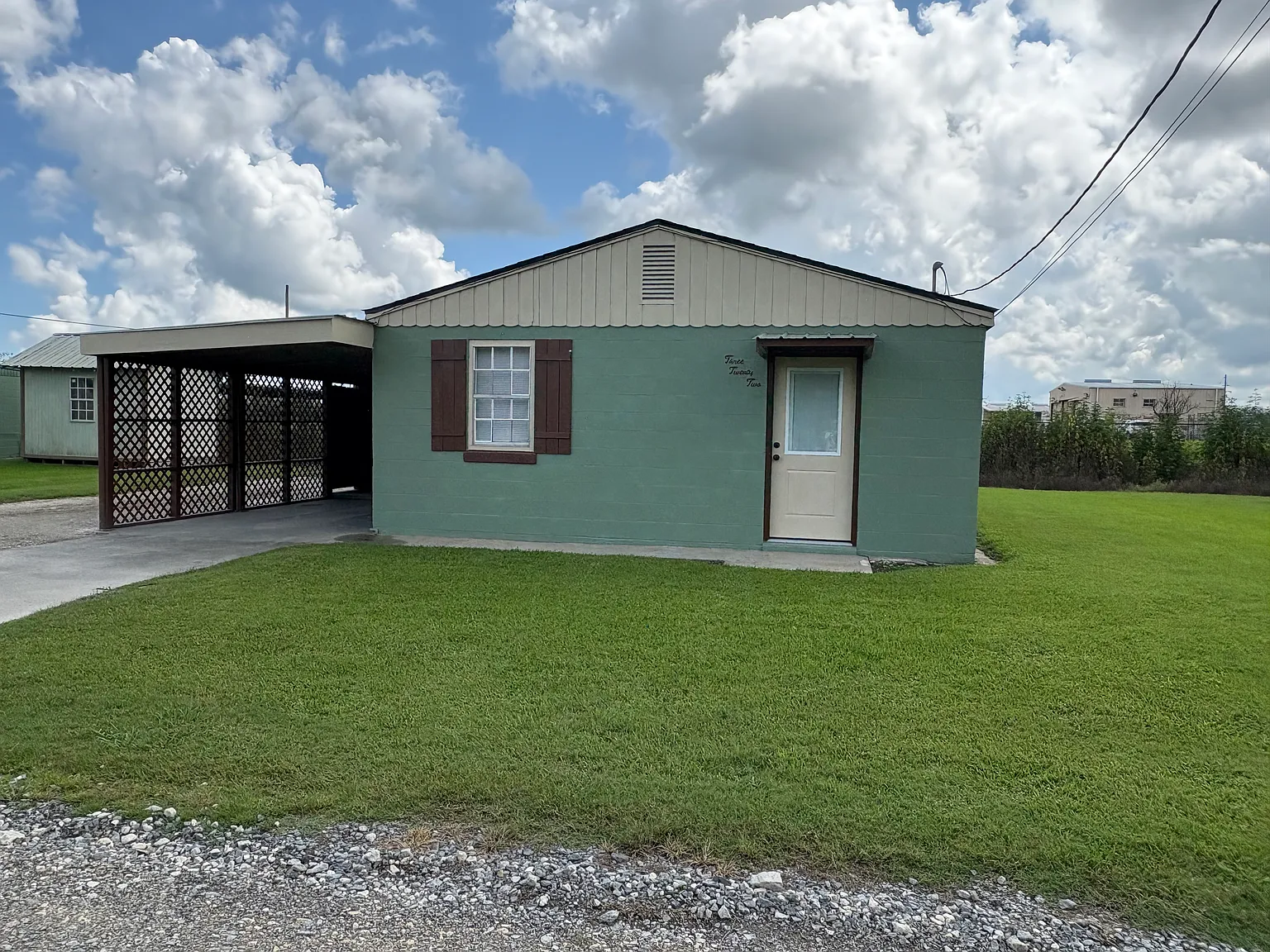 322 Jane Ave — Photo 2