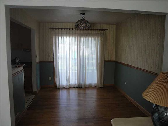 5th image of 3507 Elmwood Ave