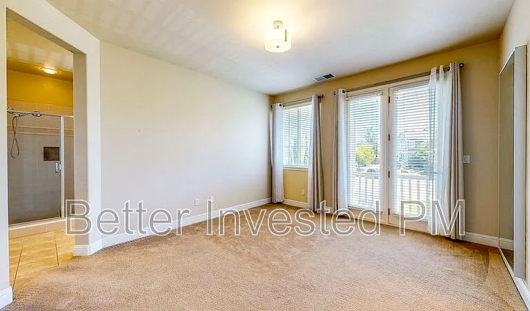 1221 Castellana Ln — Photo 6