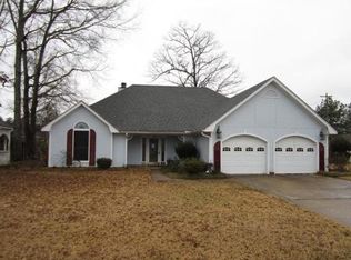 10 Chestnut Dr, Columbus, MS 39705