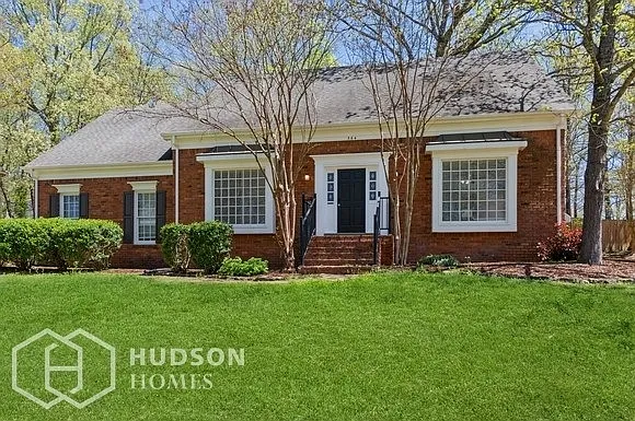 364 Locust Grove Dr — Photo 1